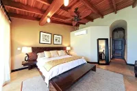 Beachfront Palms Villa on Flamingo Beach - PRIVATE Home at 5 Star Resort! - Villas