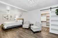 MODERN HOME WITH GYM, SAUNA, POOL AND GAME ROOM