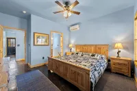 Cozy 3-bedroom cabin in Dahlonega with a vibrant Game Room!