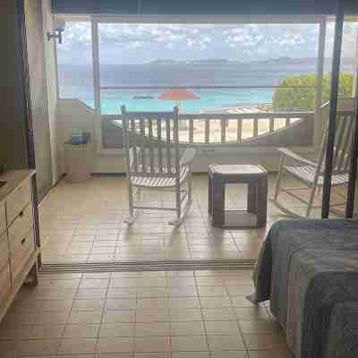 Oceanfront Completely Upgraded Sand Dollar Resort  1 Bedroom Unit A2. Bari Reef Rooms