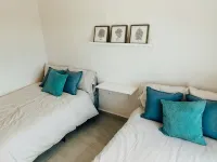 2-bedroom boutique condo with pool - Balcony