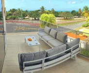 Gorgeous Eagle Beach 4-bedroom Condo with surround balcony and fitness room - Boutique