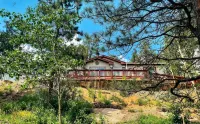 Forest cabin on 4 acres,  Newly renovated, Quiet and secluded.