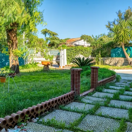 Villa with Garden Near the Sea - 6 Places - Between Amalfi Coast and Cilento Отели в г. Эболи