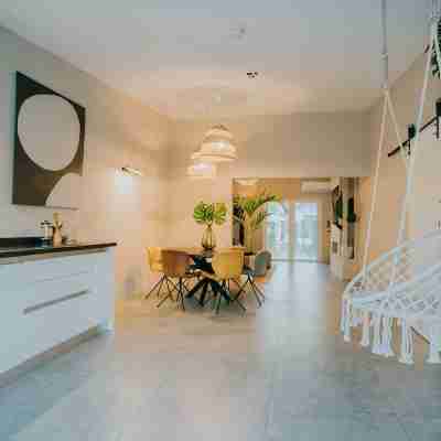 Private villa with pool & gameroom near Eagle Beach Others