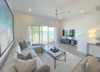 NEW! Modern Beach/Oceanfront Condo - STUNNING! Seabreeze Villas - Homestays