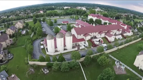 Normandy Farm Hotel & Conference Center - parking