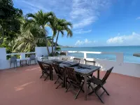 Stunning waterfront, art deco family compound cascading to the water’s edge - 4 Sao
