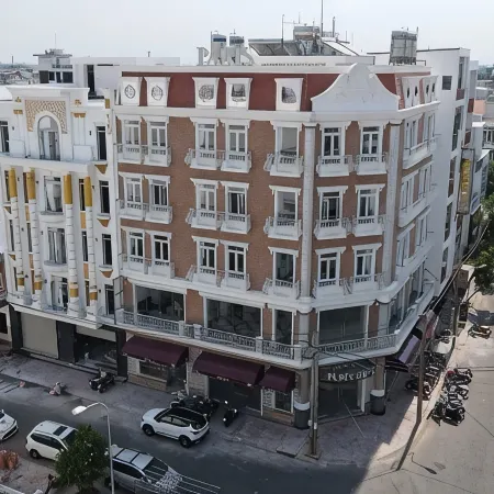 Paris Hotel