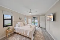 Perfect Sarasota Getaway: Fully Renovated Heated Pool w No Extra Fee -Game Room! - ブティック