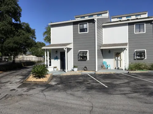 Spring Coming, 5 Min 2 Bch, 2 King Suites, 2.5 Bath, Pool, 2 Free Spots Park - 4-Sterne
