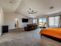6Br 5BA, Heated Pool/Spa, Indoor & Outdoor Games, Pickleball, Much More! - balcony
