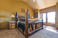 ELITE Escape w/POOL&SplashPad  BackYard OASIS,  HotTub, Garage & Lake View - 4-Star
