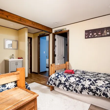 Massive Killington Mountain Lodge - Hot Tub + Sauna + Close to Killington & Pico
