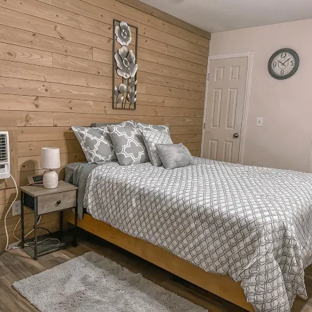 Nature's Cedar Creek Getaway