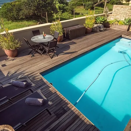 4 Dolphin Views la Mercy Luxury Beachfront Apartment with Private Swimming Pool
