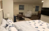 Private Studio Suite near the Beach - 무료 와이파이