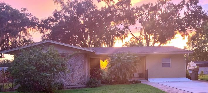 Lake living with beautiful views! Hotels in Pasco County