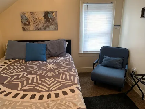 Heart of the Falls! Cozy for 2, Spacious for 8, Close to everything! -  Privatzimmer
