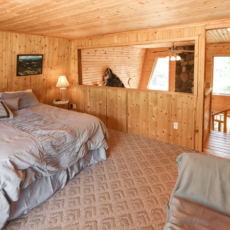 Cabin close to the slopes! Wifi, fireplace, and hot tub