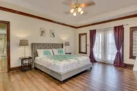 Luxury Lakeside Escape with Private Pool, Kayaks and Billiards – Masters Retreat - 4 stjerner