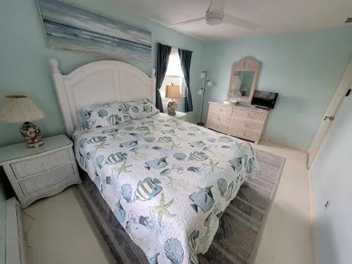 Private Home, Quiet Neighborhood, Pet Friendly. - 2-Star