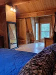 Cozy, rustic private cabin in the woods! Skip to the river & CDA bike trail! - 3 stjerner