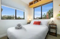Stylish Seattle Townhome Near Shops & Dining 콜럼비아 시티 호텔