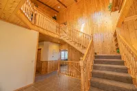 Valley View Cabin,Lake view, 6 bedrooms, Hot tub, walk distance to village - Wifi