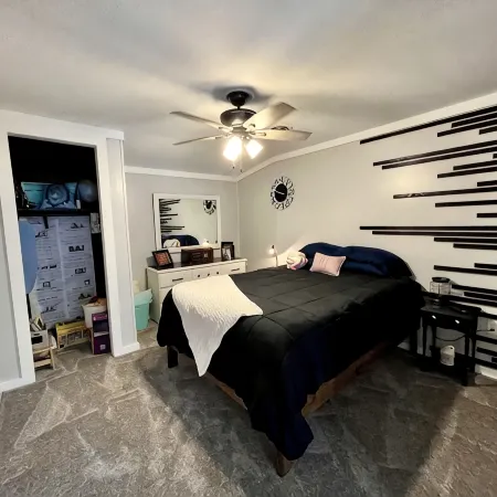 Fun 2 BdRm Apt in the Bourbon Capital with Pool Table, PAC-Man & More!