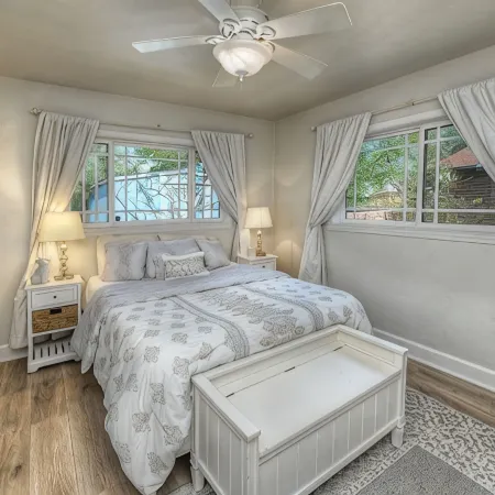Stay Here, Feel at Home: Your Perfect UofA Adjacent Pet-Friendly Retreat