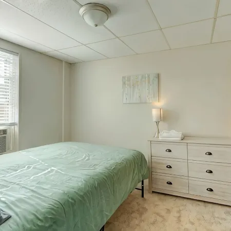 Hell's Kitchen, Apt #11-Bedroom Apartment Just a Short Walk to Hershey Theatre