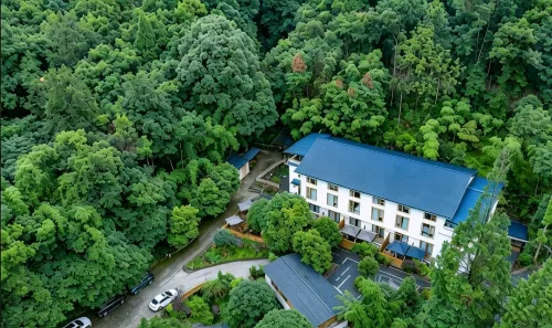 Emei Bamboo Hills Private Hot Spring Hostel - Romantisk