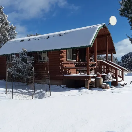 Comfy cabin for two close to Grand Canyon and many Northern Arizona attractions
