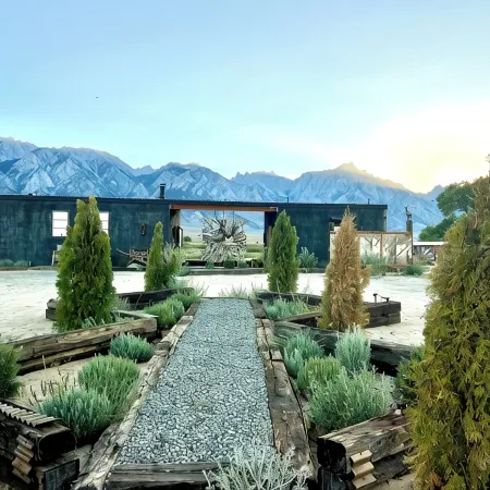 The LONEWEST Retreat in the Eastern Mountain Sierras