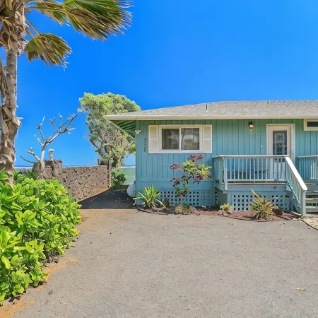 Exquisite Oceanfront Home, 4 Bedrooms, 2 Baths, Central A/C, Sleeps 8