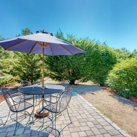 Charming Chatham Cottage