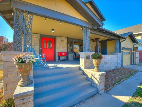 Huge Historic Gem Steps From The University of Oklahoma - Jacuzzi