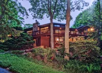Treetops House! Aug Openings! A Reunion/Retreat Estate! Seasonal Pool! Sleeps 12 - WiFi