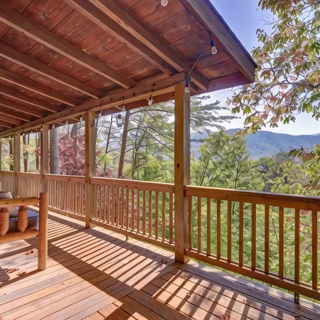 Great Mountain Views, Family Friendly, Hot tub, 5 miles to Downtown Blue Ridge