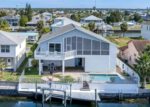 The Blue Heron- Waterfront-Gulf Access-Dock-Pool-Kayaks - Homestays