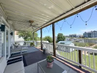 Beauty for Ashes Retreat -Luxury Waterfront 2700 SQ FT; Buckroe Beach; Sleeps 10 - sarapan