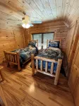 Dreher Dreams Cabin-Lakefront- + Fishing, Kayaks,Paddleboards, 7 Beds Sleeps 9! - 4-Star