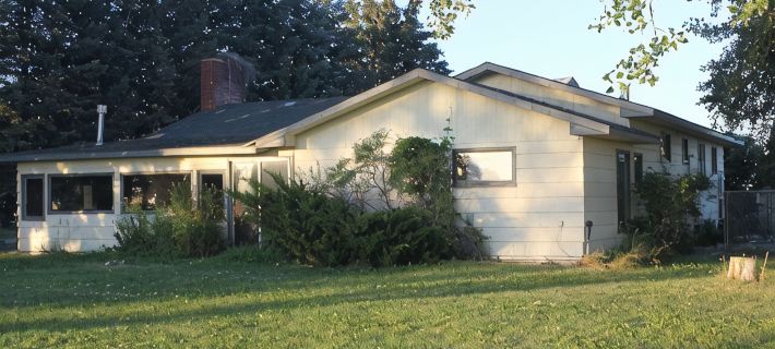 Family Friendly Cozy Farmhouse Hotels in Cascade County