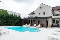 XO Residence - Pools