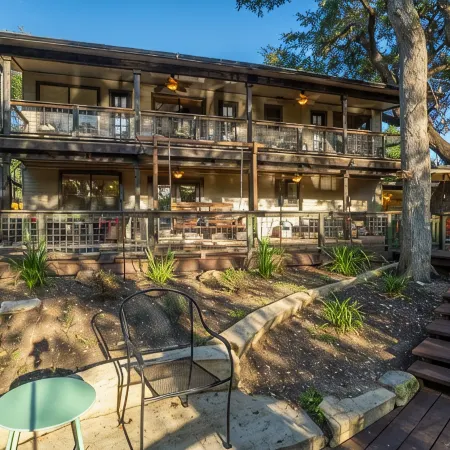 Waterhouse- 4 Bed, 3 bath, SUP, Kayak,  Ping pong, Decks galore