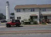 Beautiful updated condo w modern decor, overlooking Fenwick lighthouse from deck - Homestays