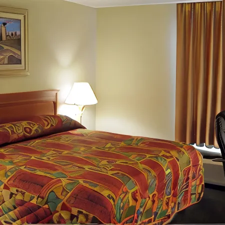 Hometown Inn & Suites