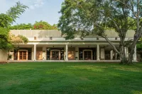 Club Mahindra Golden Landmark, Mysuru - مسبح
