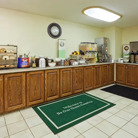 Country Inn & Suites by Radisson Bismarck Waterpark
